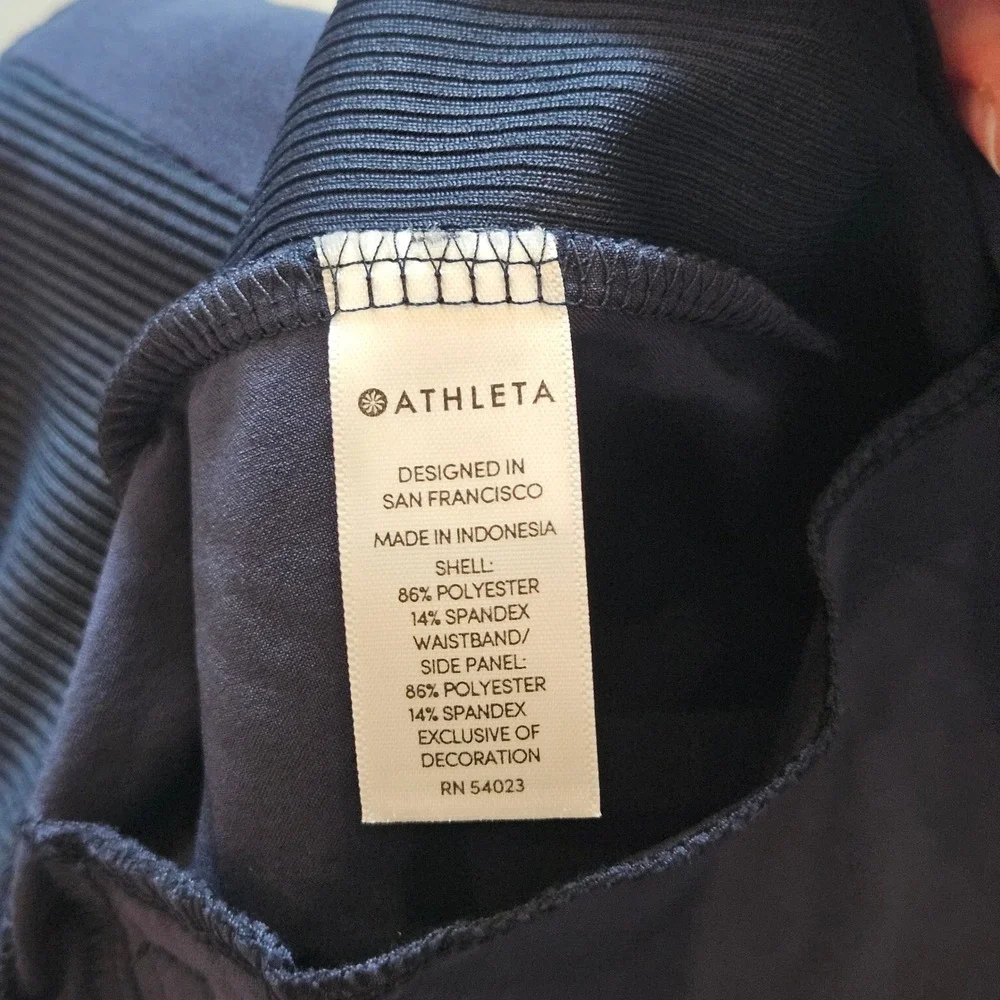 Athleta Brooklyn Mid Rise Ankle Pant Size 10 Navy Blue Tapered Ribbed Panel Slit